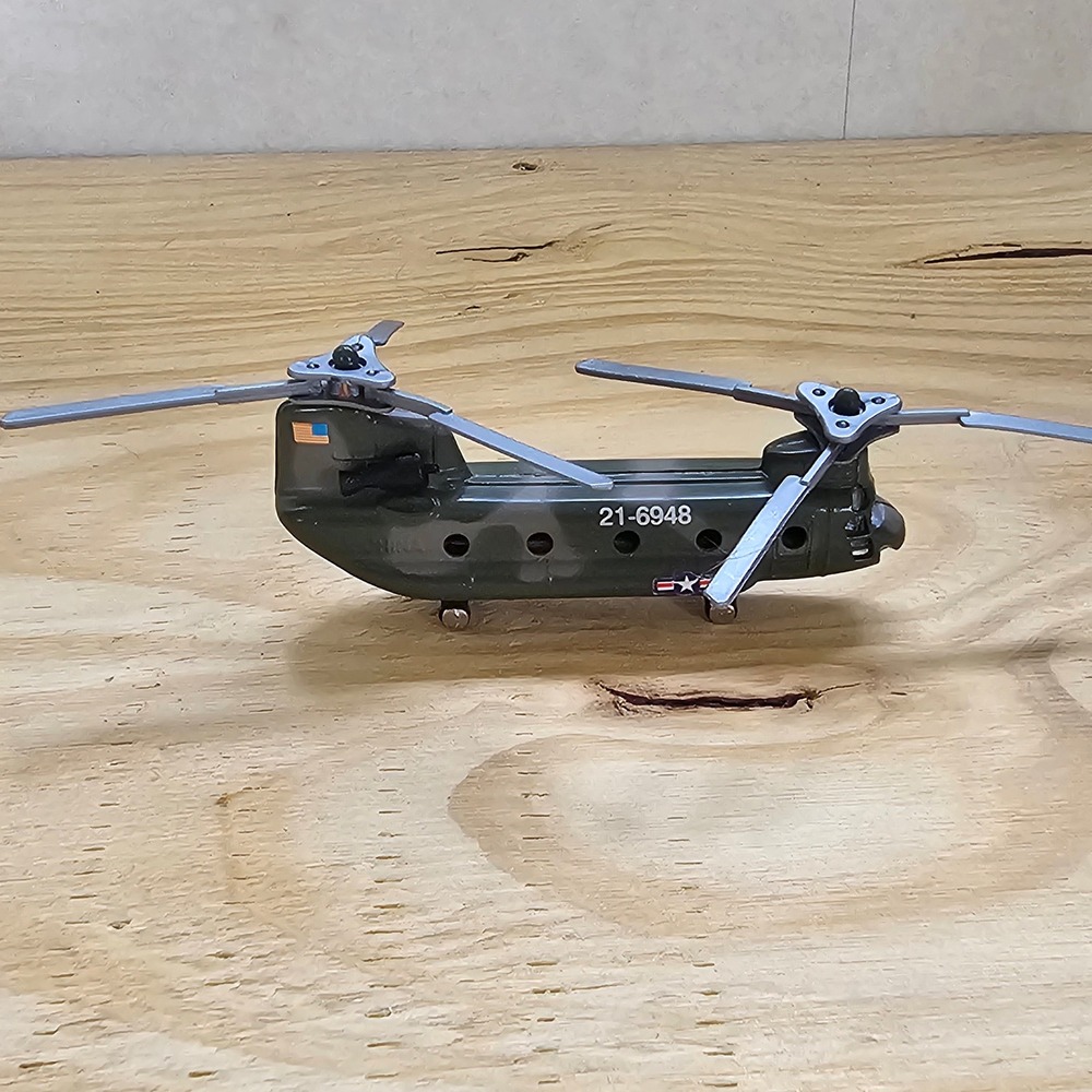 Diecast Military Tandem Rotor Helicopter Toy 21-6948 Camo Green 4 Inch